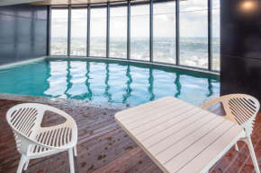 Skyline Serenity - level 62 with stunning views!